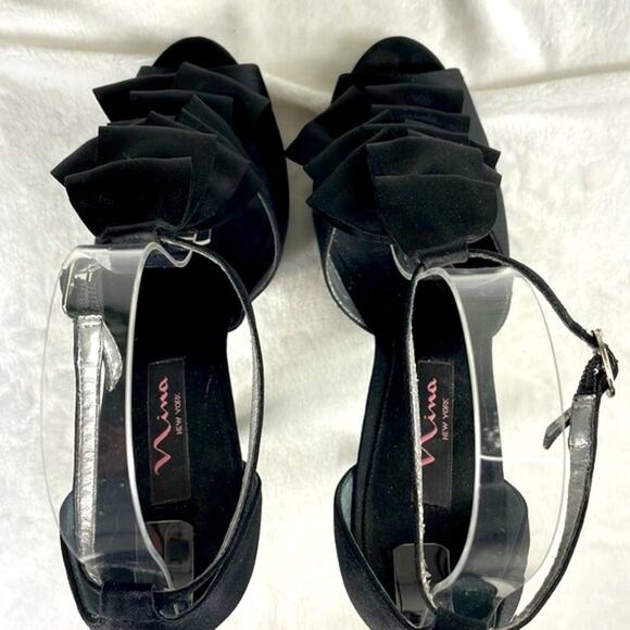 Nina Black Ruffle 4 1/2 Heel Adjustable Ankle Strap Peep Toe Shoe Size 7 1/2 - Picture 7 of 15